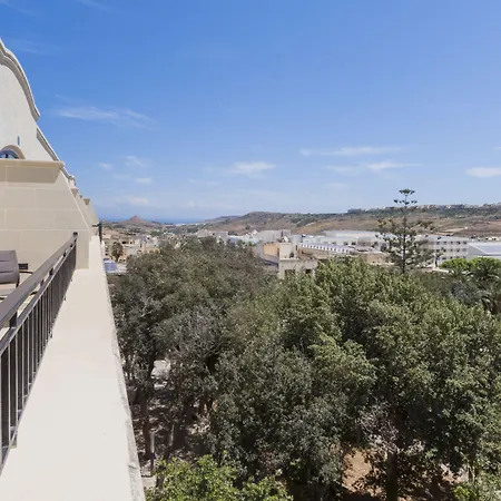 The Duke Boutique Hotel 3*